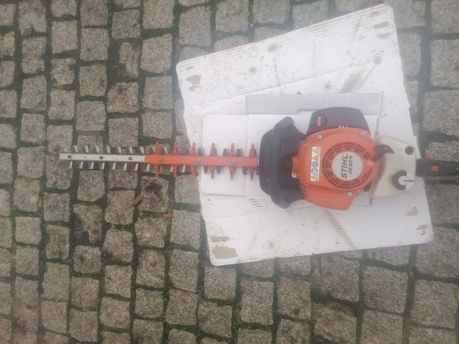 Corta Sebes STIHL HS82