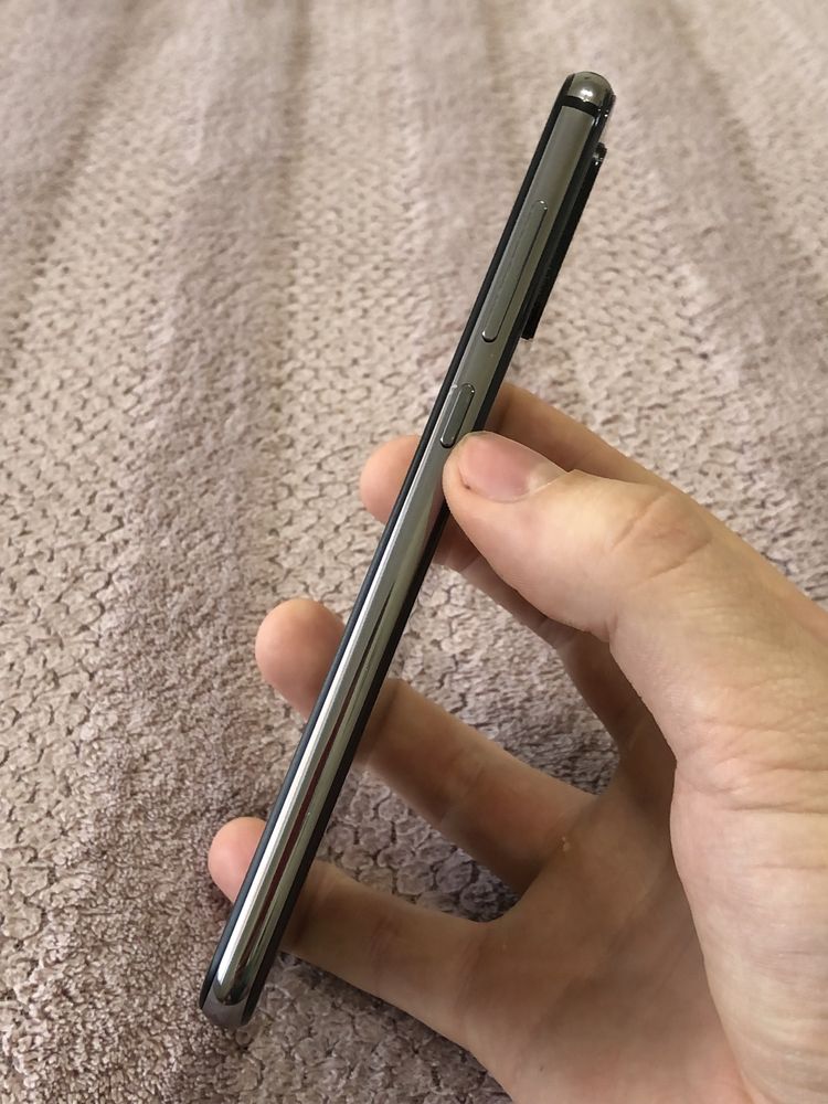 Телефон Xiaomi Mi 9 SE