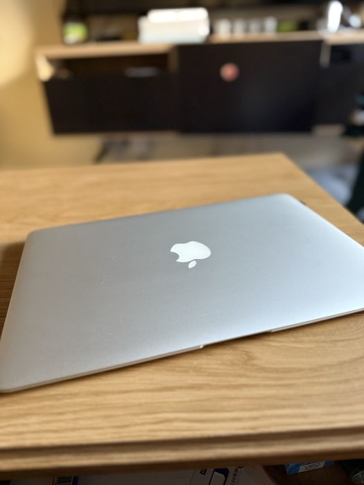 MacBook Air 13” i7 1,7 GHz • 8GB RAM • Stan BDB • Intel Core i7
