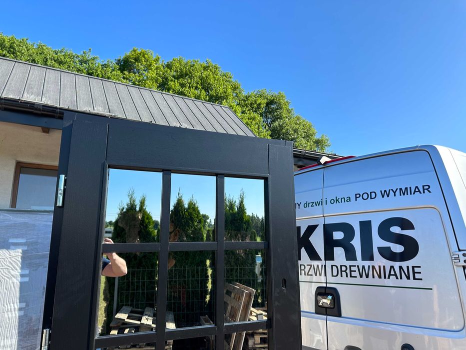 Drzwi zewnętrzne drewniane ANGIELSKIE Czarne montaż Cała  POLSKA