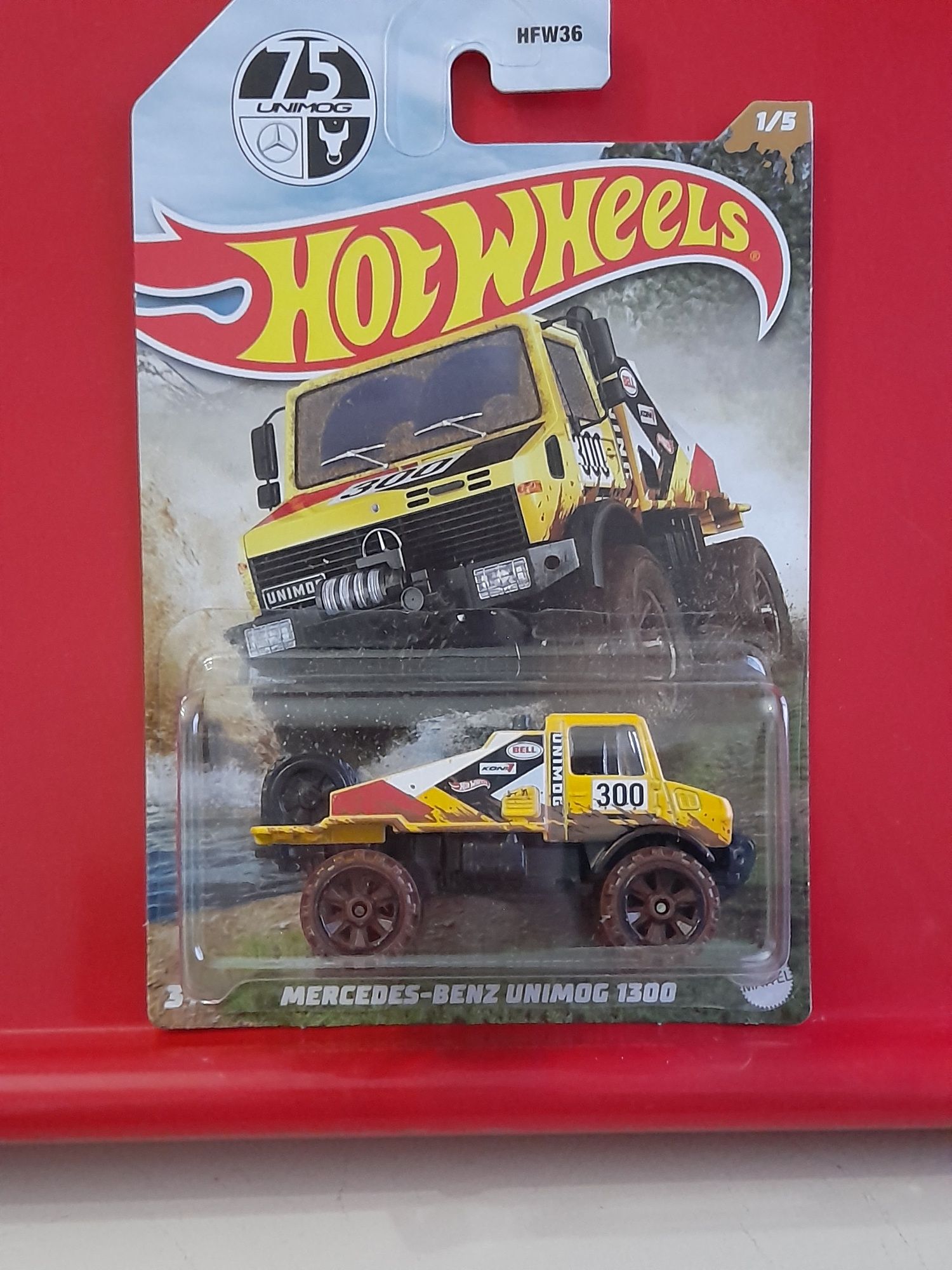 Hot wheels Mercedes-benz unimong 1300