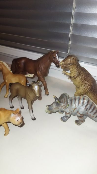 Фігурки schleich, шляйх. Слон, леа, кінь, динозавр