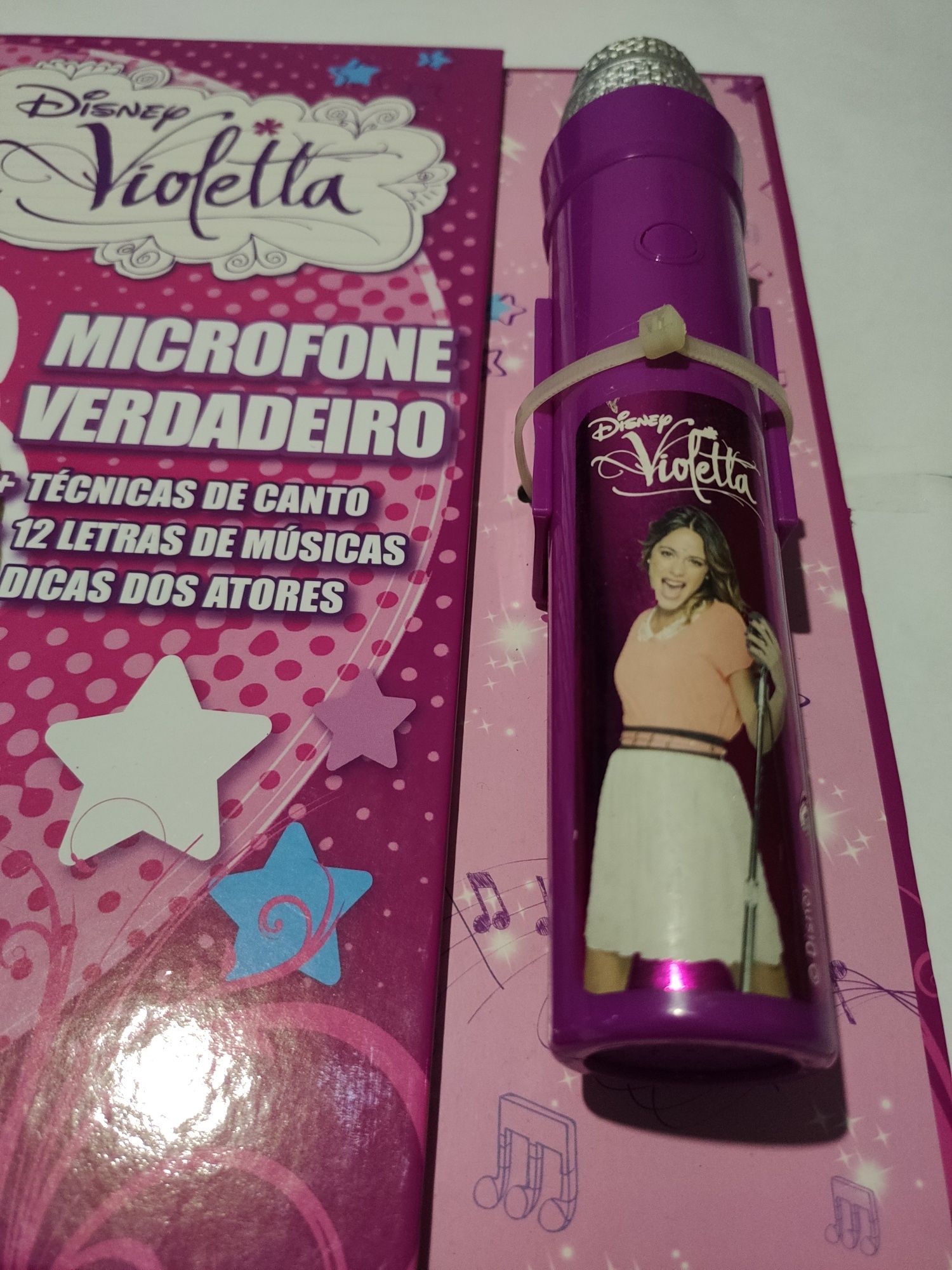 Microfone da violetta + livro com as letras das musicas