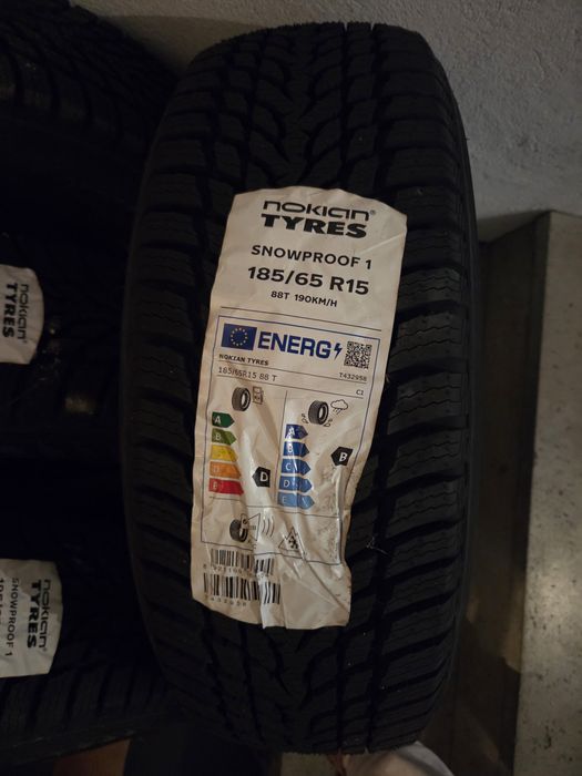 Nowe opony nokian snowproof 1 185/65/ r15 zimowe