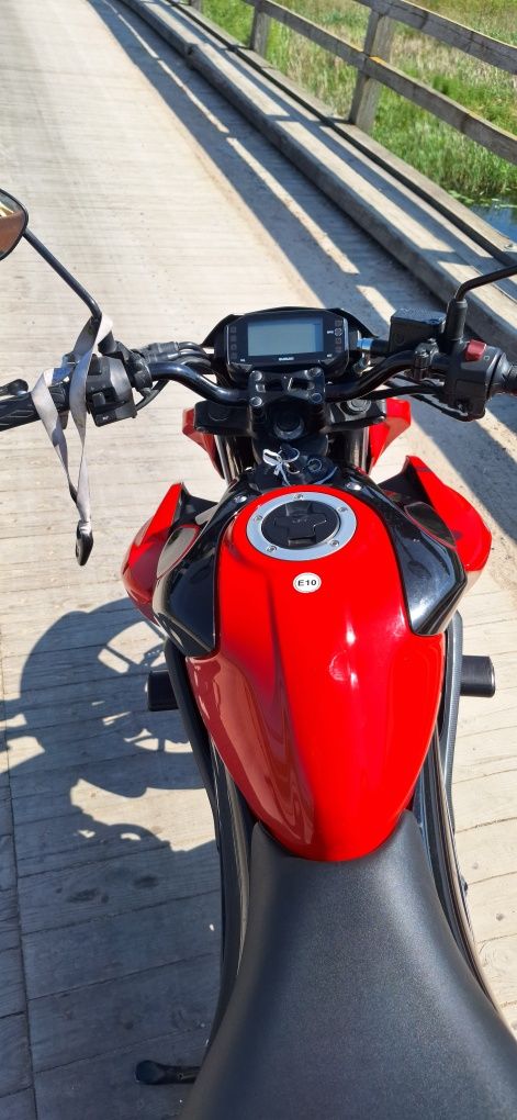 Sprzedam SUZUKI GSX-S.