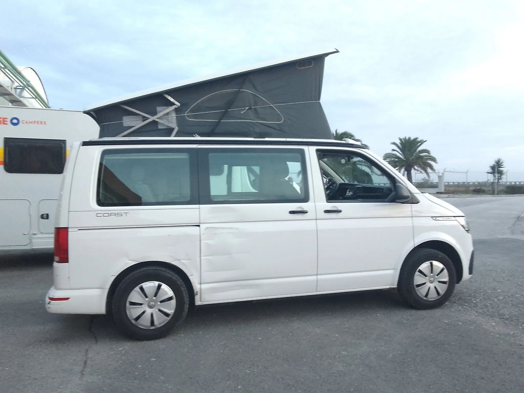 VW California Coast Volkswagen California Camper | 2 Camas – Dorme 4 Pessoas | Kitchenette + Cama no Teto