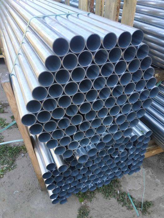 Słupki ogrodzeniowe fi 42 Ocynk Rura stalowa na Ogrodzenie do Siatki