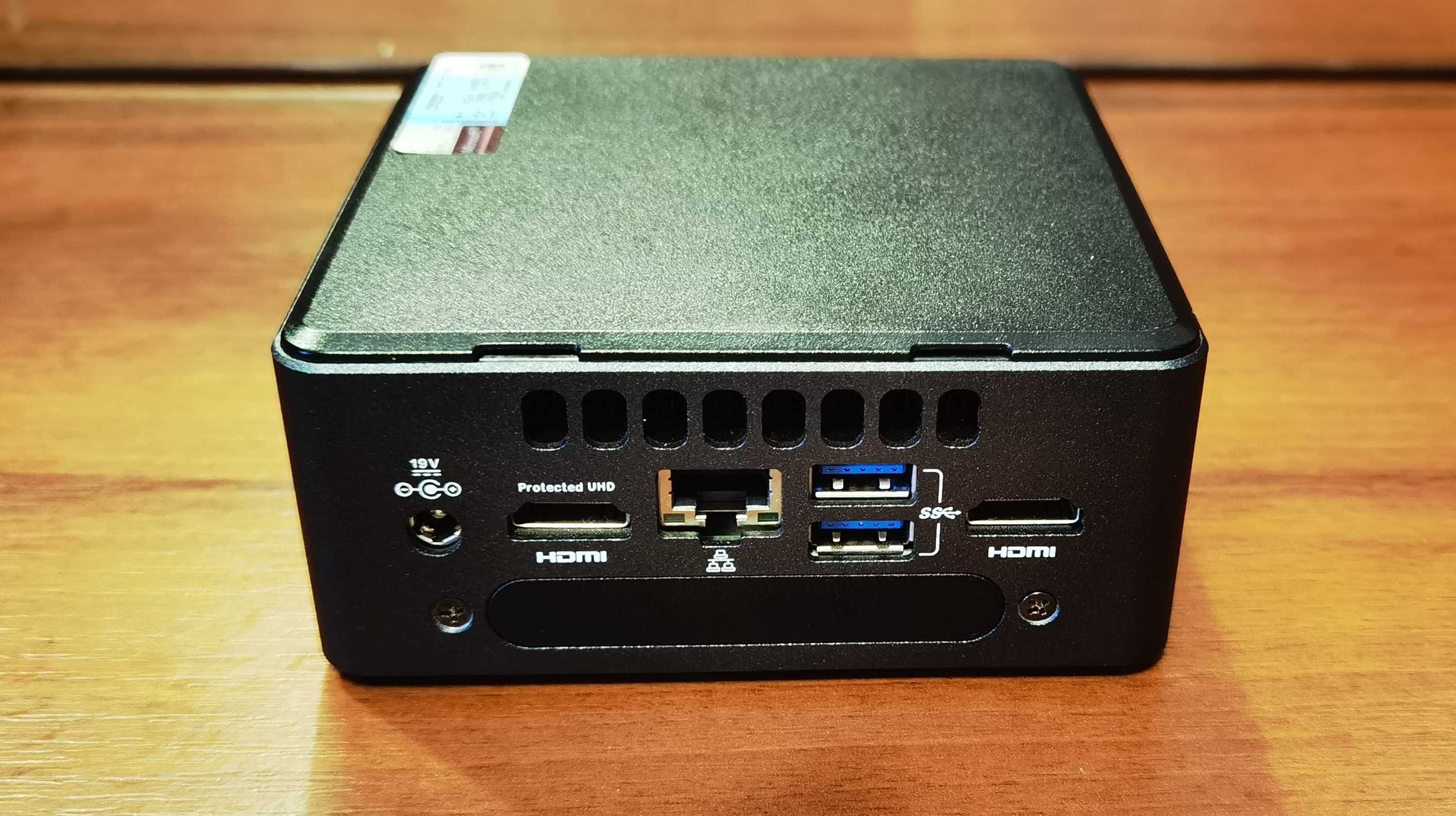 Компьютер INTEL NUC i5-7300U (BLKNUC7I5DNH2E)