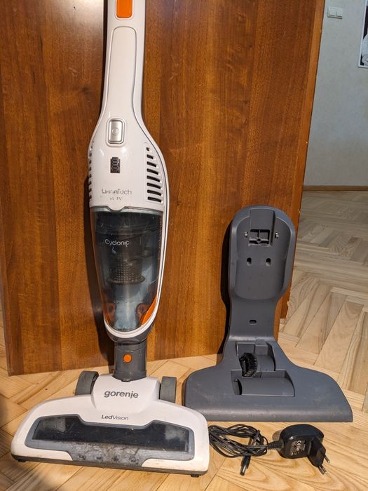 Вертикальний ручний пилосос 2 в 1 gorenje svc 144, працює, та ремонт