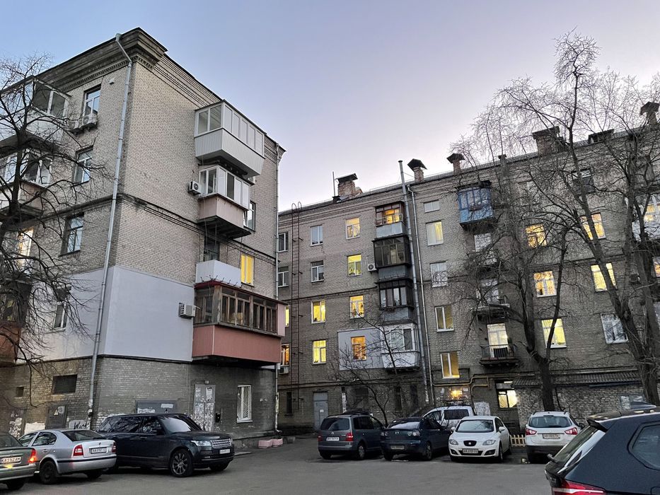 Вул. Будівельників, м.Дарниця,Дніпровський район,Соцмісто.