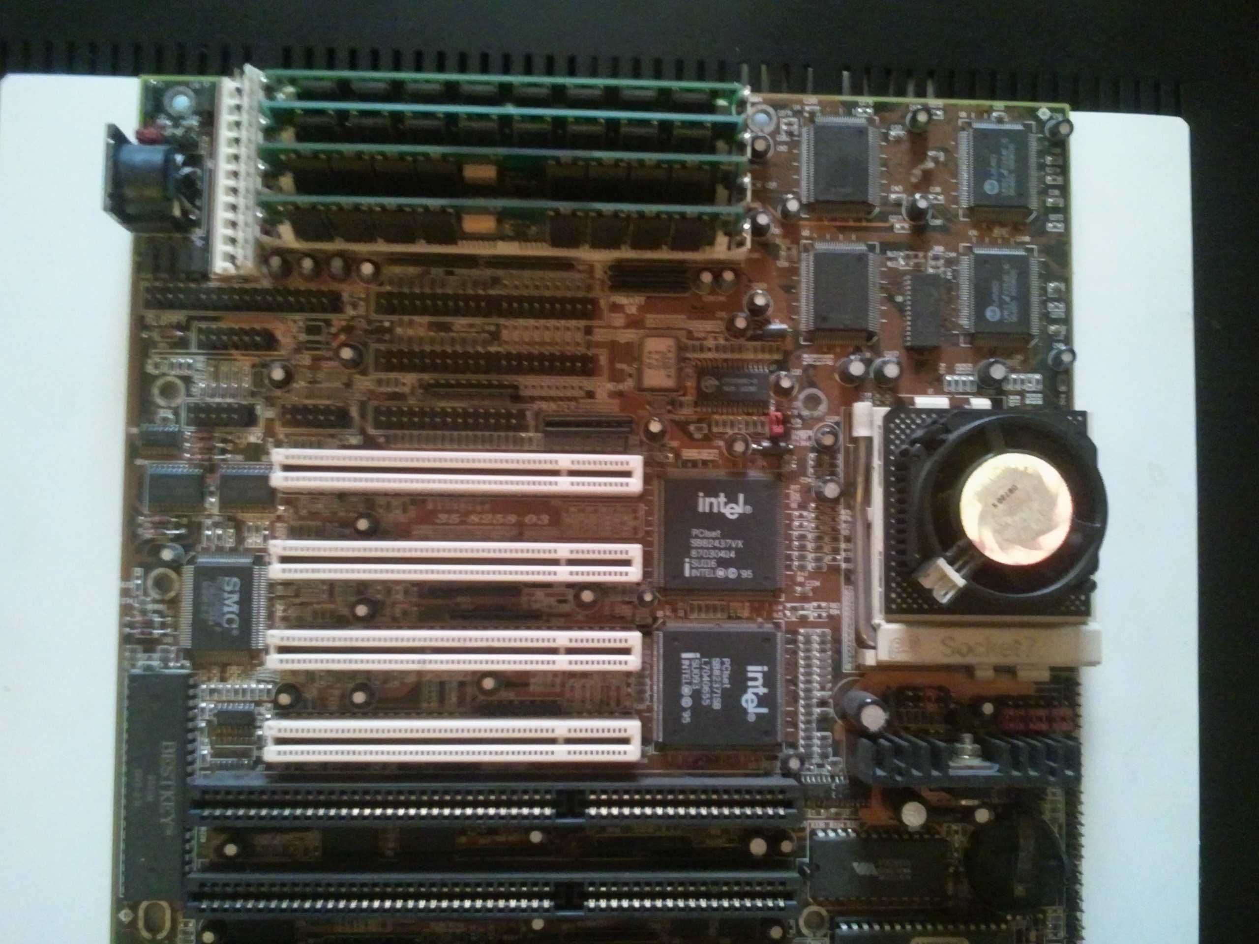 Procesor Intel II , płyta główna socket 7