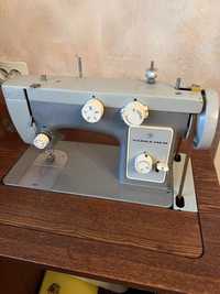 Швейна машинка Чайка 142М