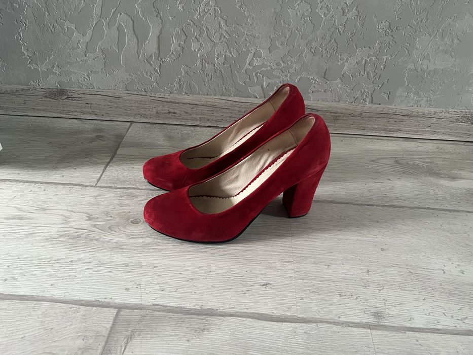 Жіночі туфлі розмір 40