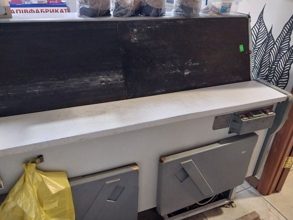 Холодильна вітрина