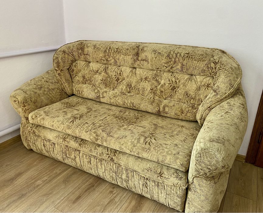 Продається розкладний диван.