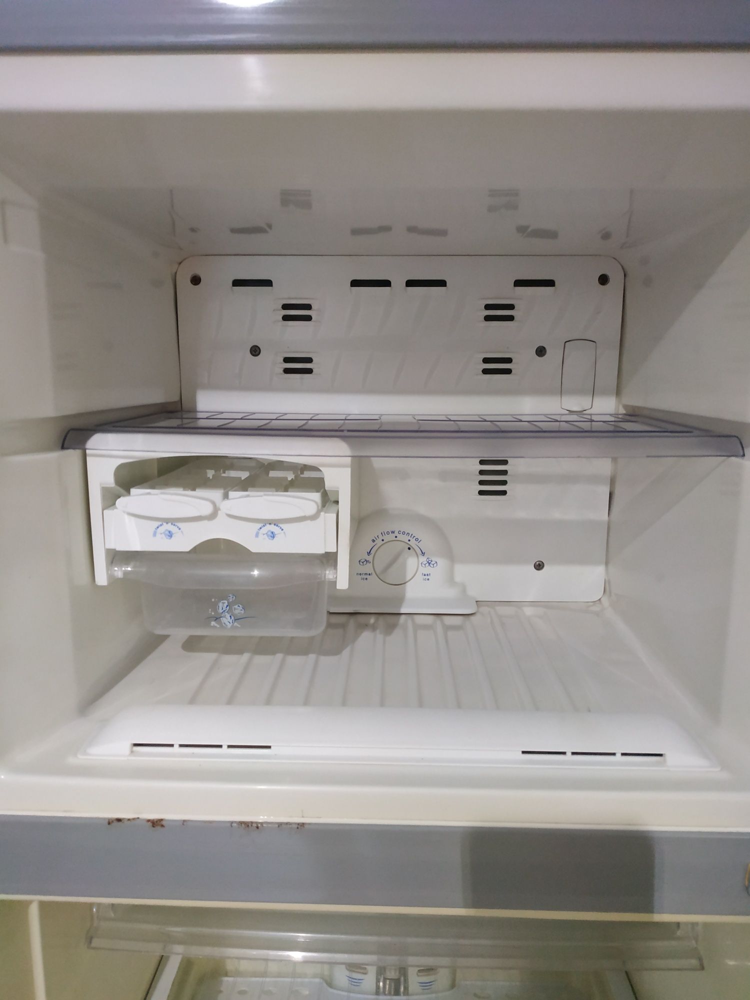 Продам холодильник Whirlpool