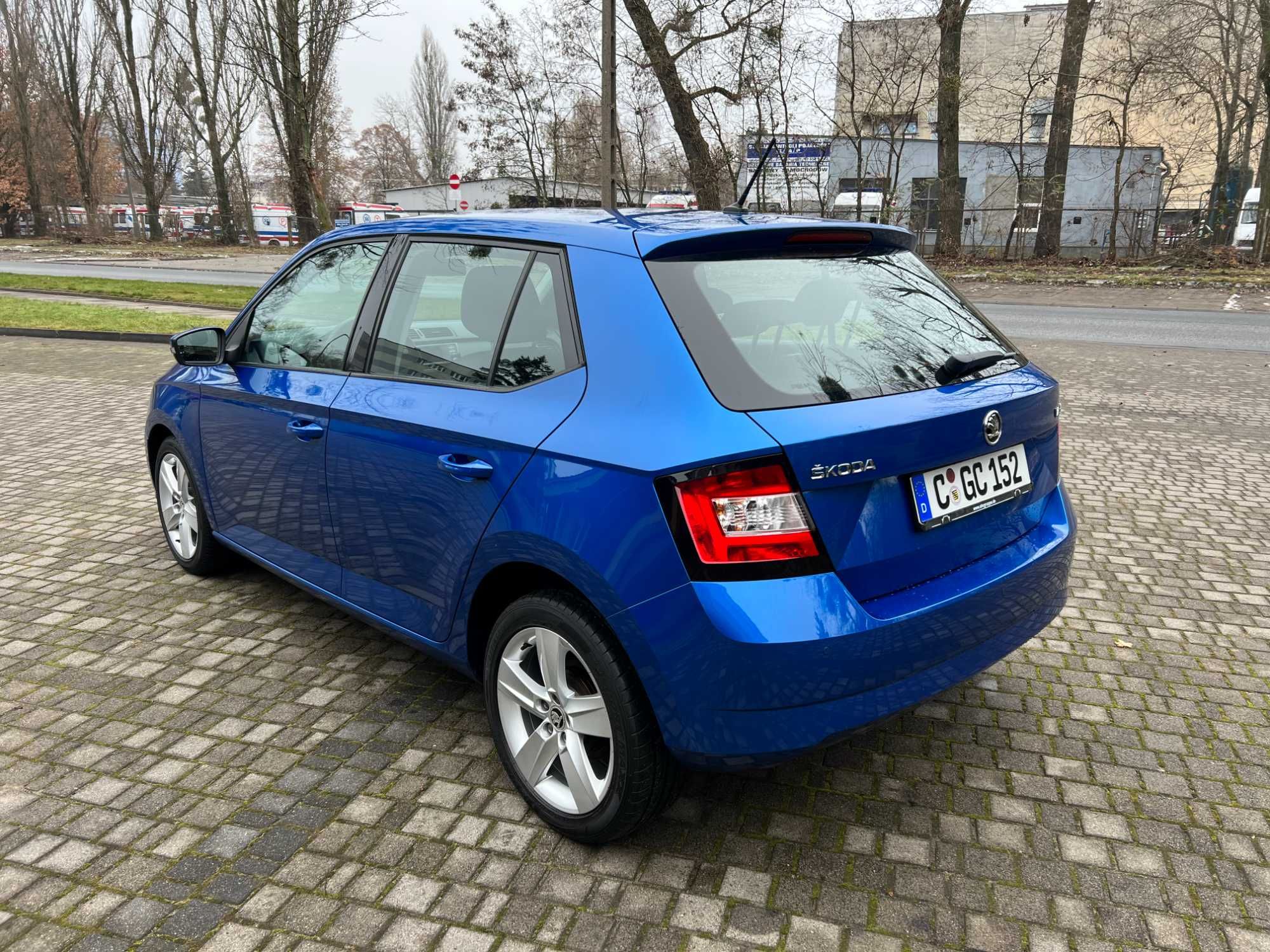 Tanirent.pl - wynajem samochodów - Skoda Fabia lub podobny