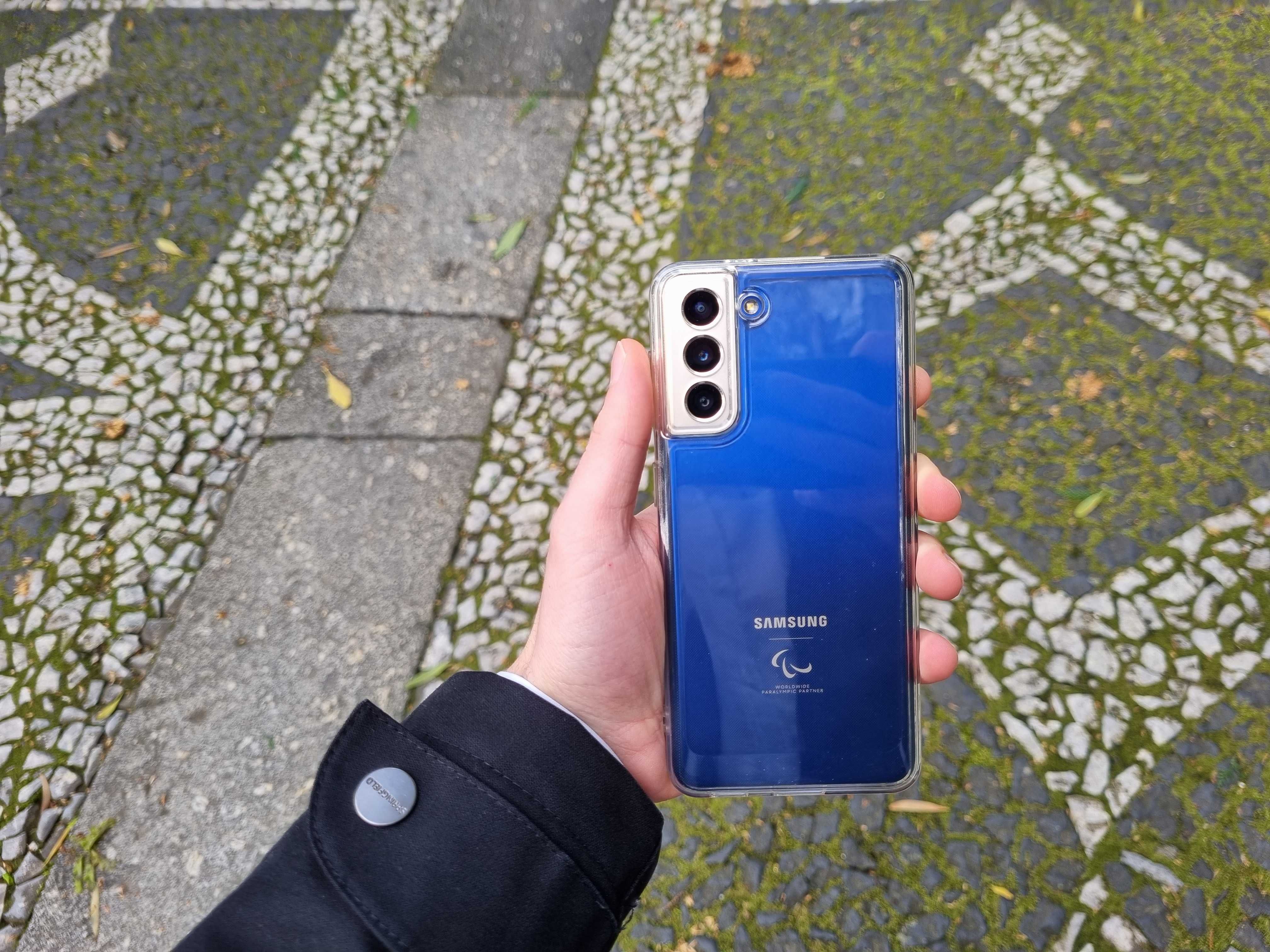 Samsung Galaxy S21 - 256GB - android 15