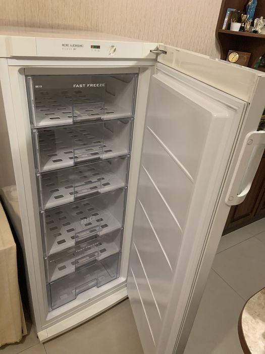 Морозильная камера Snaige F22SM-P10001