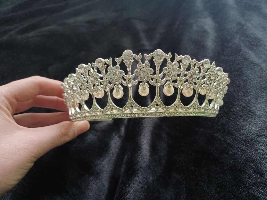Продам весільну діадему