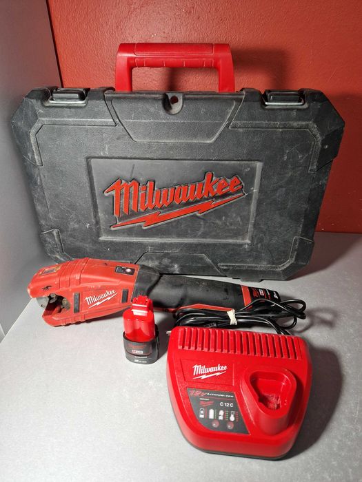 Milwaukee obcinak do rur C12PC+ 2x akumulator+ ładowarka+ walizka