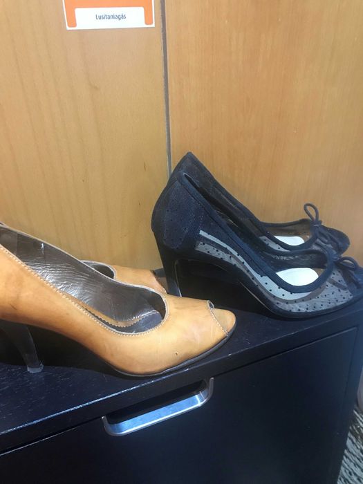 Vendo Sapatos/Botas multimarcas Nº38/39 (TOMMY; CalvinKlein, etc)