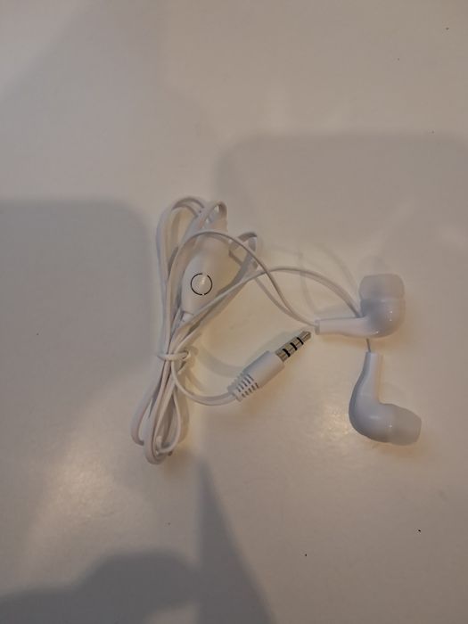 Słuchawki przewodowe douszne