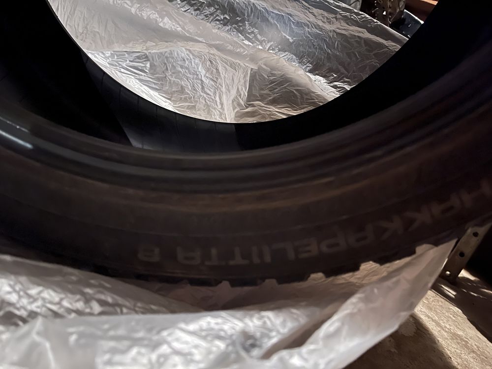 Nokian hakkapeliitta 8 255/40/R19