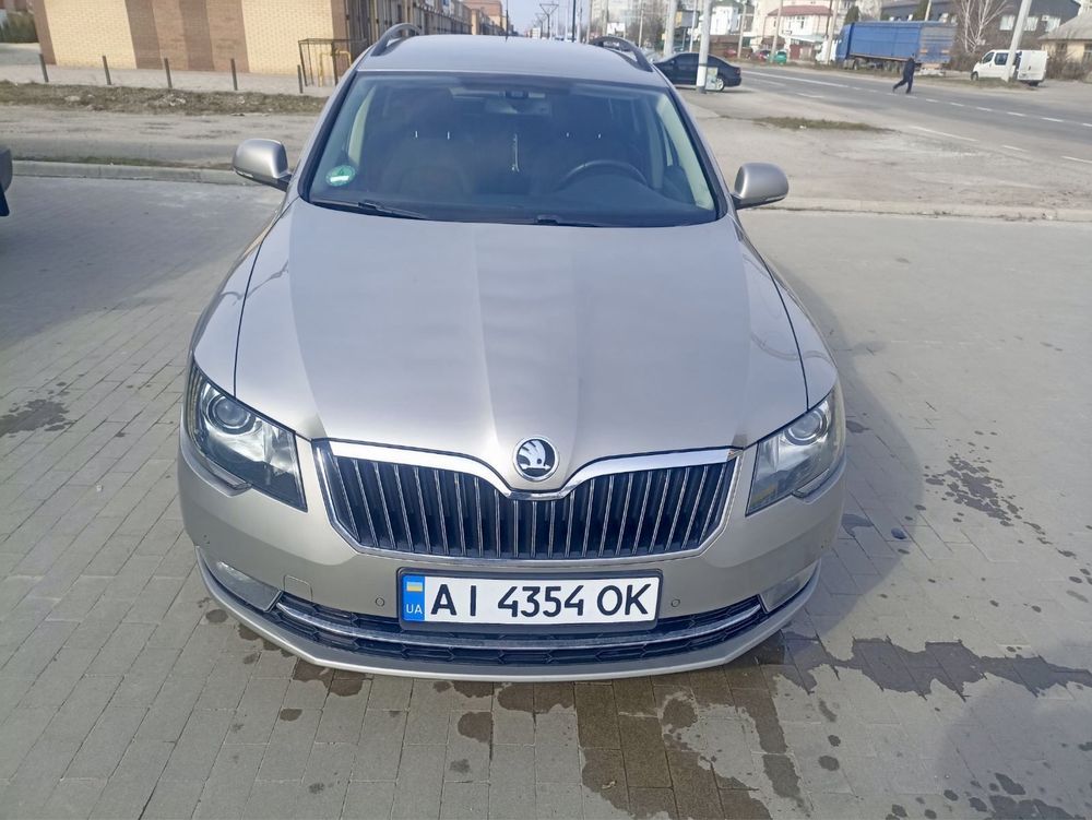 Skoda Superb 2015 року