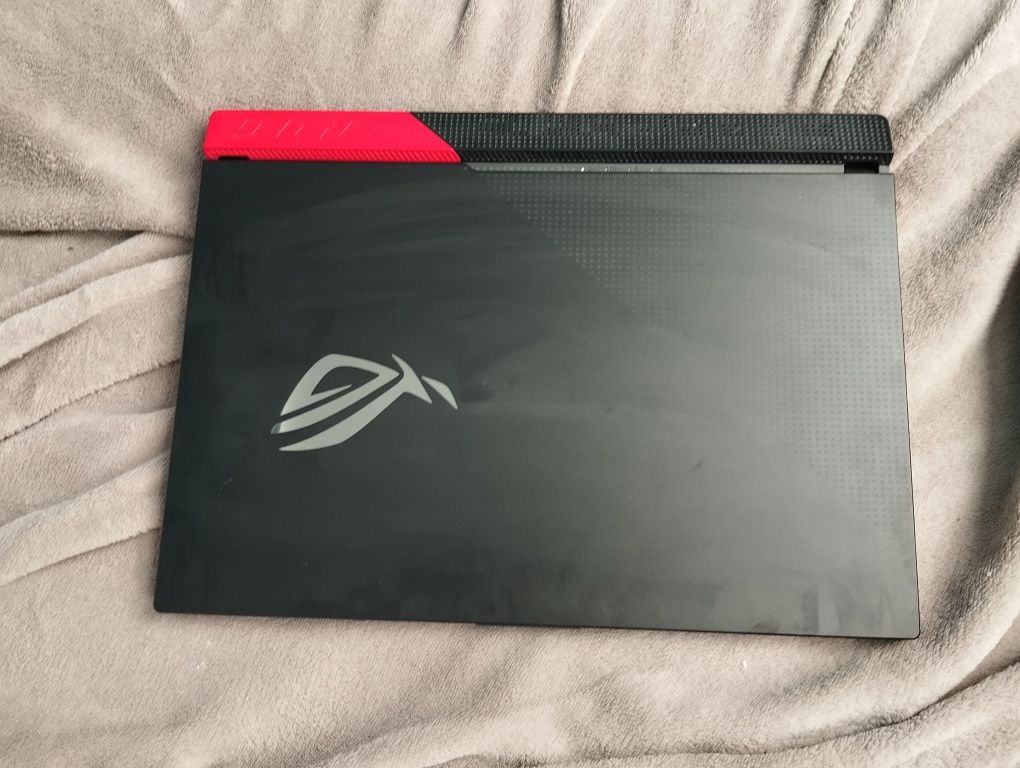 Laptop Asus rog strix g513