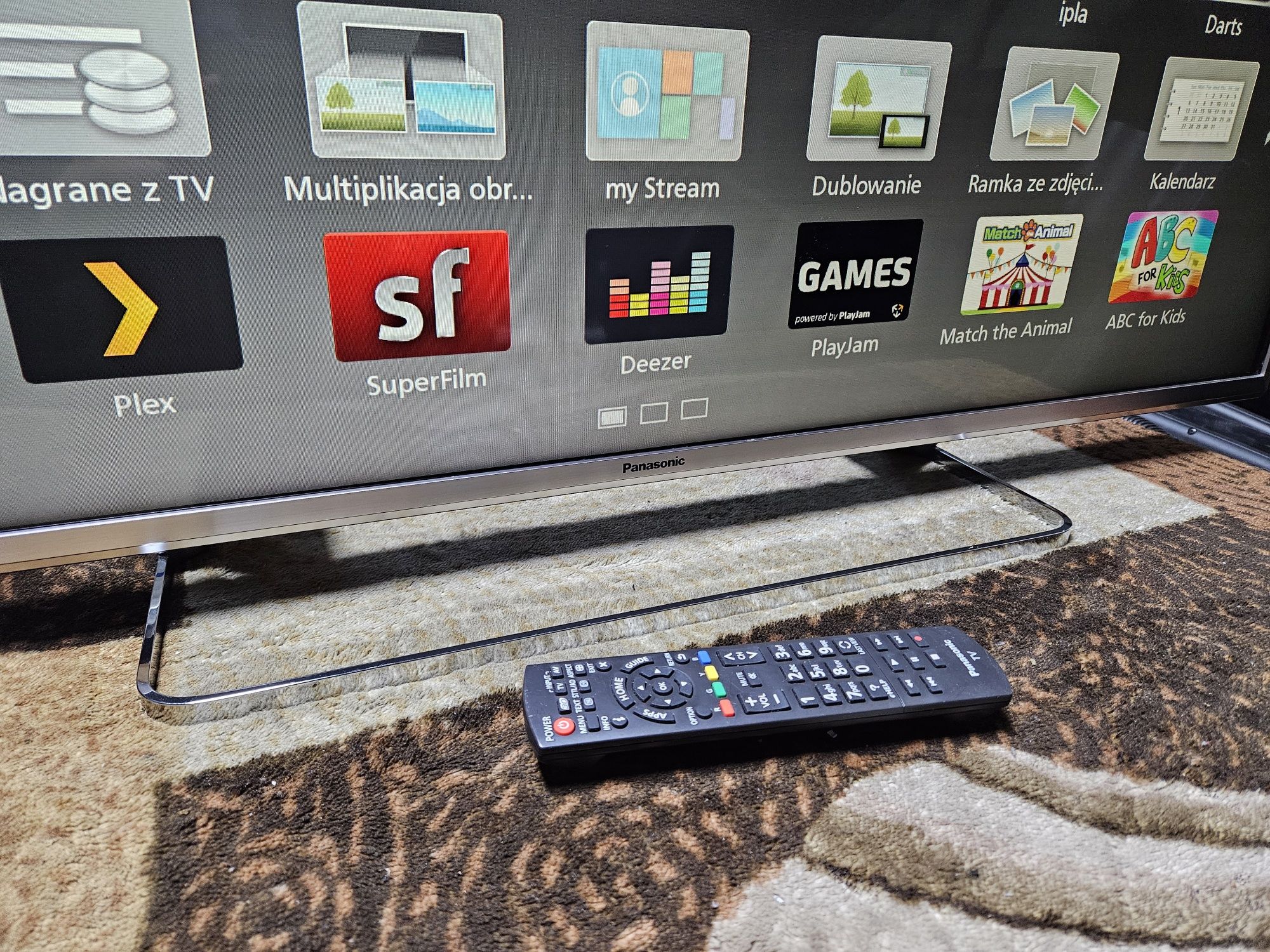 Panasonic 47 smart tv wifi YouTube Netflix