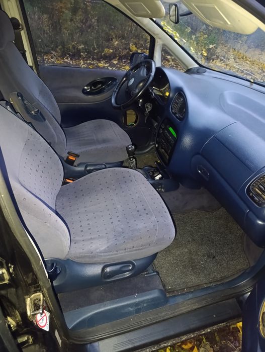 Продам Фольксваген Шаран  бензин 2.0 Л.