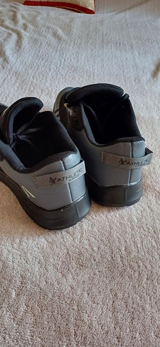 Кроссовки  ATHLETIC