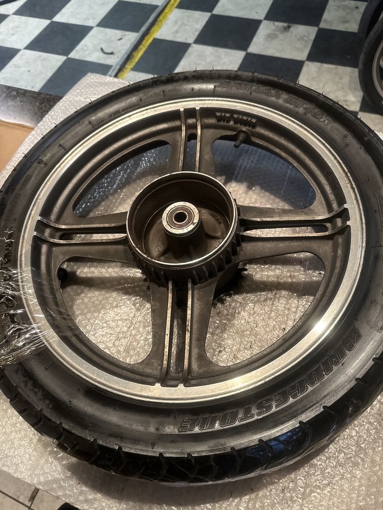 koło Felga Zębatka Honda CB450 CB 450 PC17 Bridgestone BT45 Ośka 18