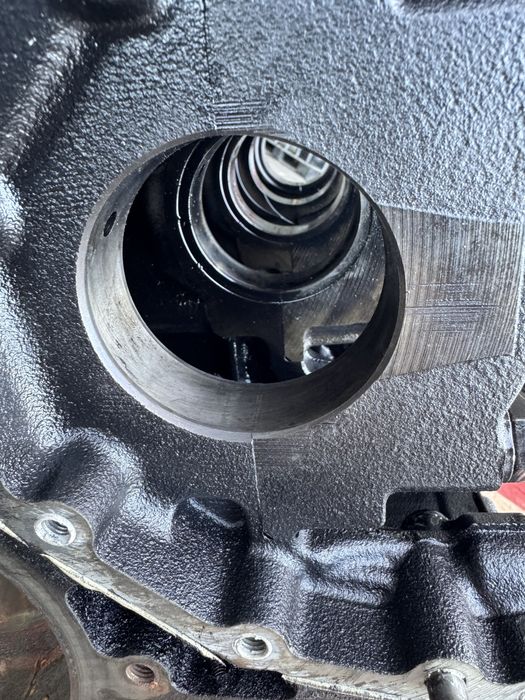 Блок циліндрів двигун низ (пеньок) піддон Citroen Peugeot 2.2 HDi 4HN