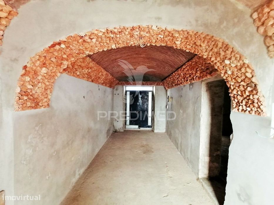 Moradia para restauro em Olhão