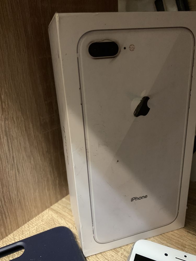 iPhone 8+. Покупался новым, готов к использованию