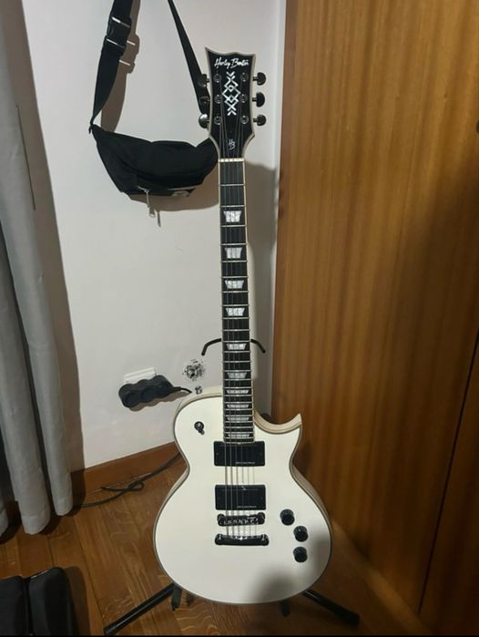 Harley Benton SC-1000 com Pickups Ativos