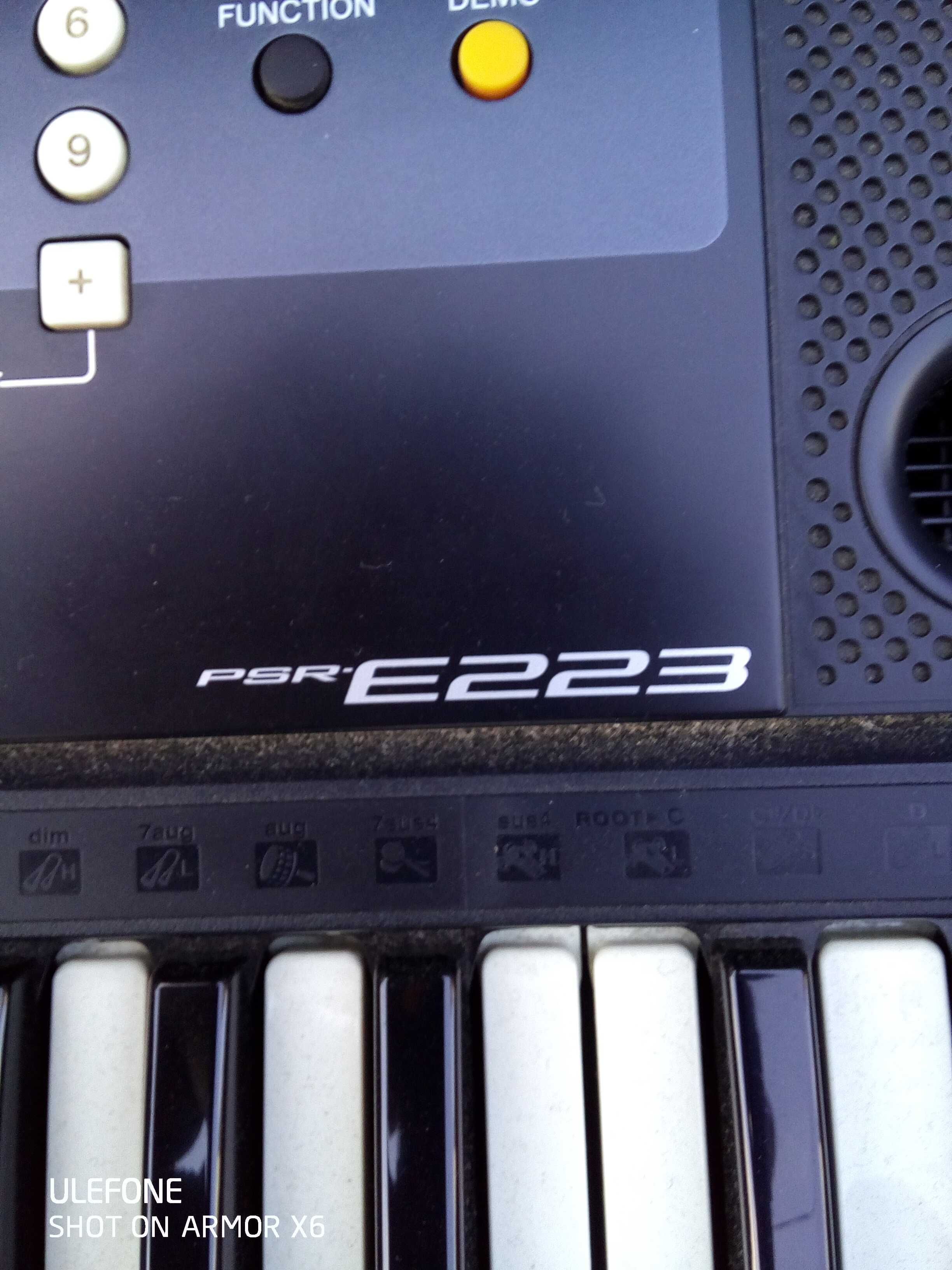 Órgão Yamaha psrE223 como novo