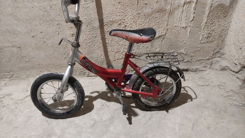 Продам Велосипед Дитячій 12 колесо.