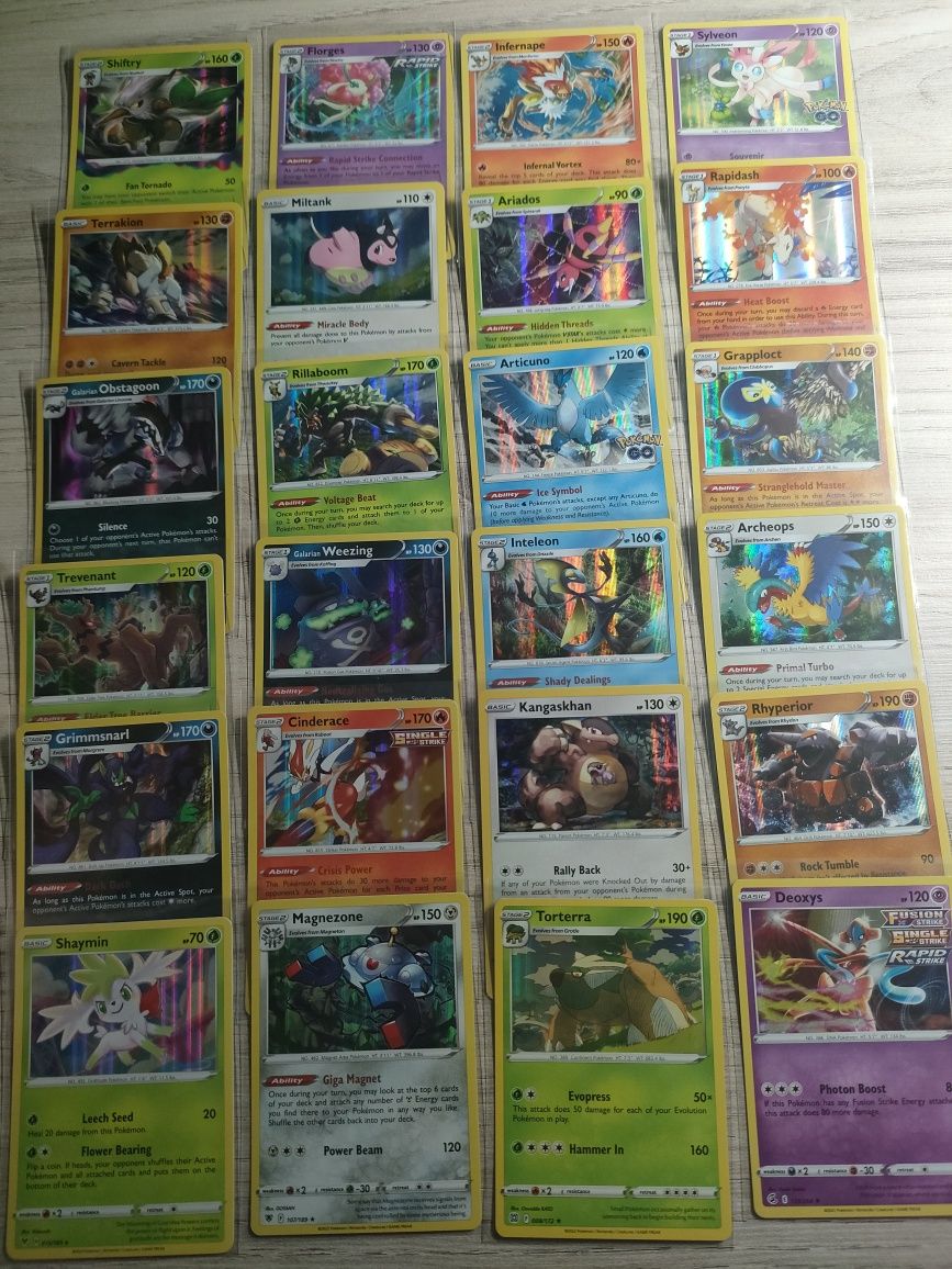 Kolekcja oryginalnych kart pokemon