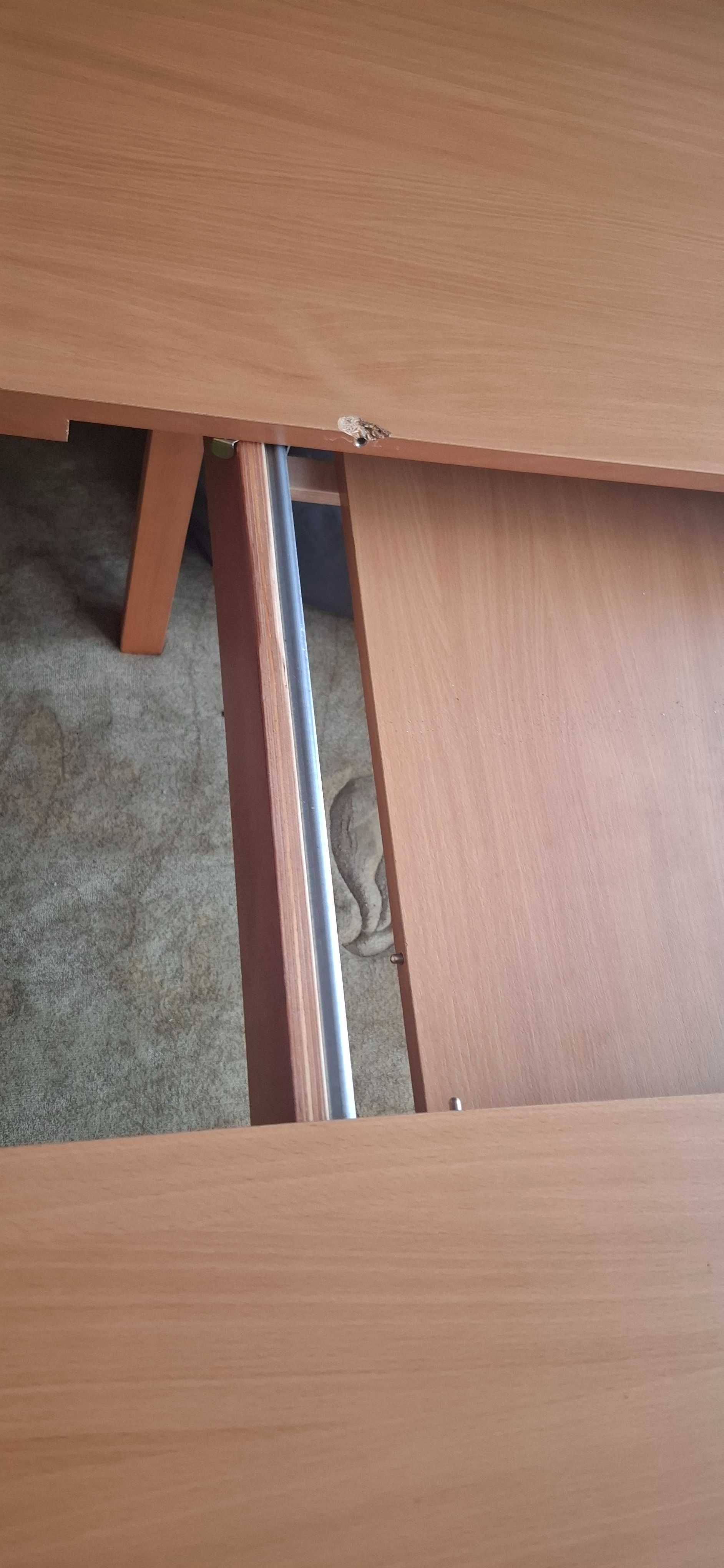 Sprzedam stół rozkładany w bardzo dobrym stanie