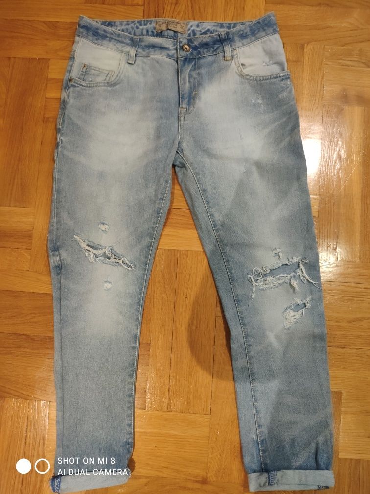Spodnie  jeansowe  Zara