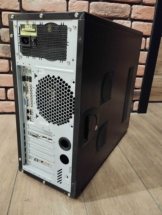Serwerowy komputer ASUS Z8NA-D6