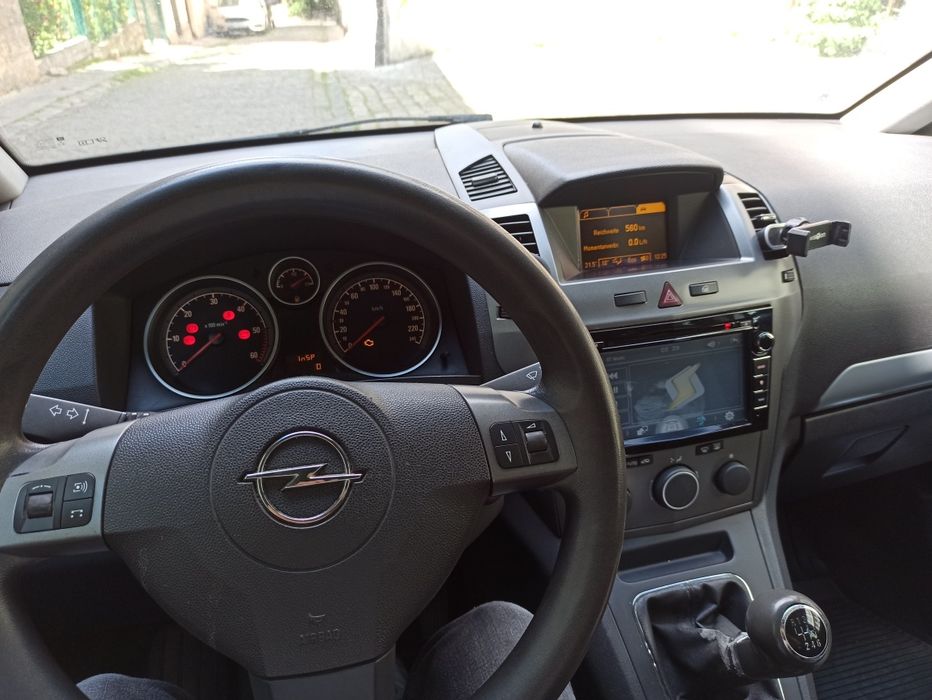 Opel Zafira B, Опель Зафіра Б