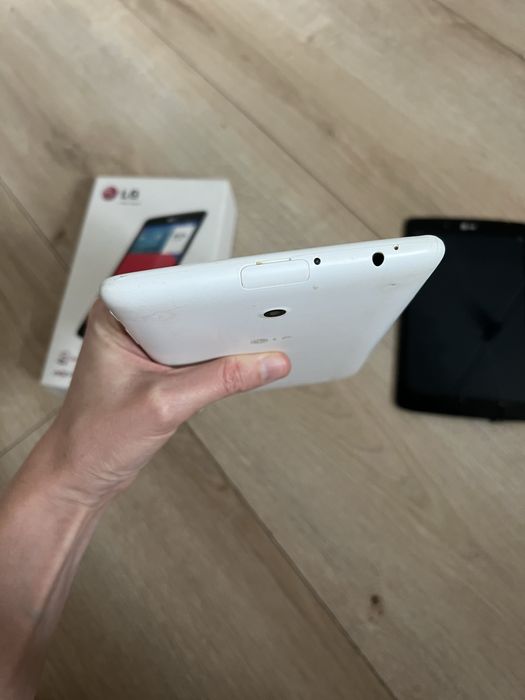 Планшет lg v400 на запчастини