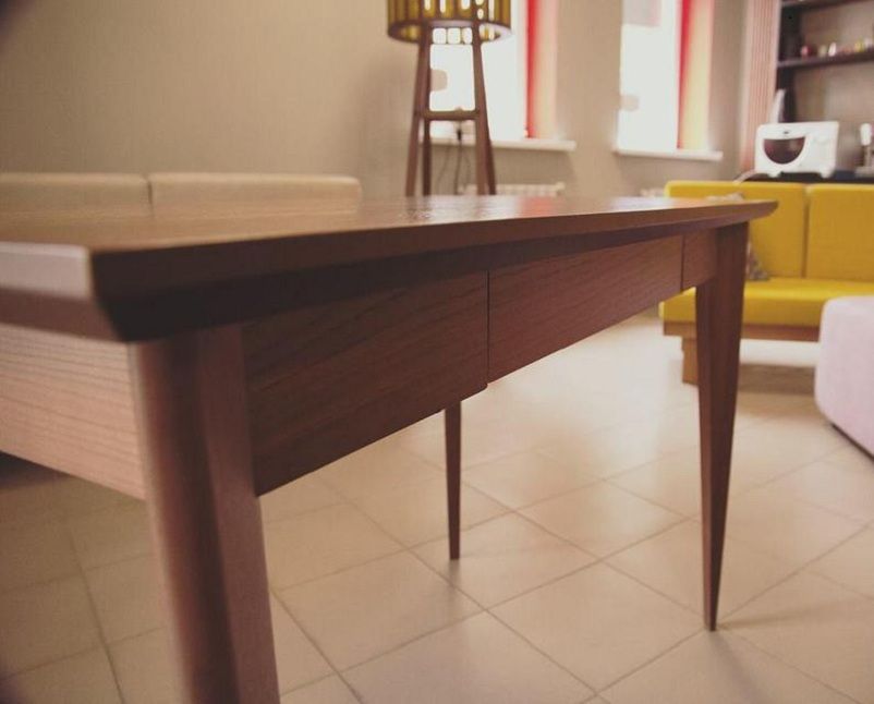 Кухонный обеденный стол