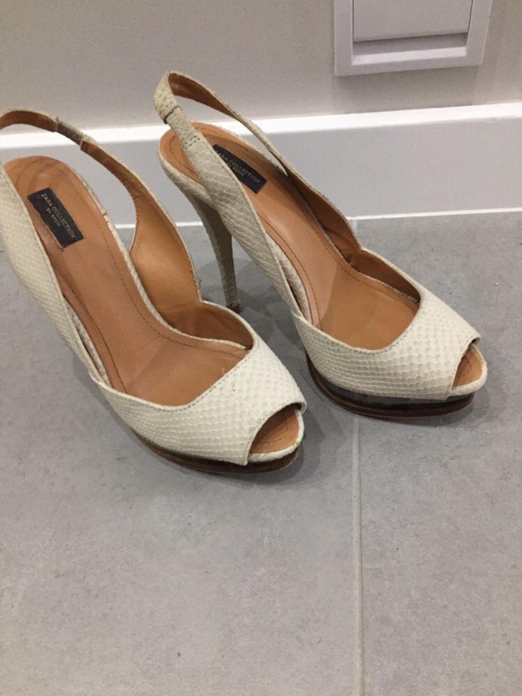 Buty na obcasie 36 Zara szpilki koturna skóra węża