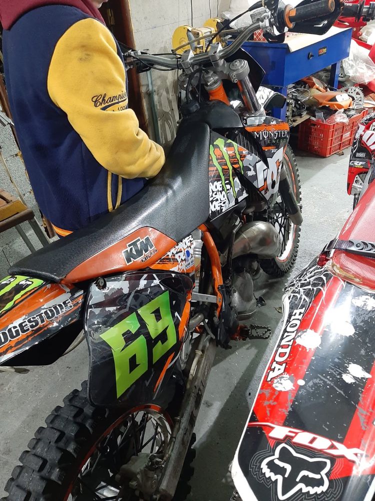 Vendo Ktm 125 a andar muito bem com bastante força