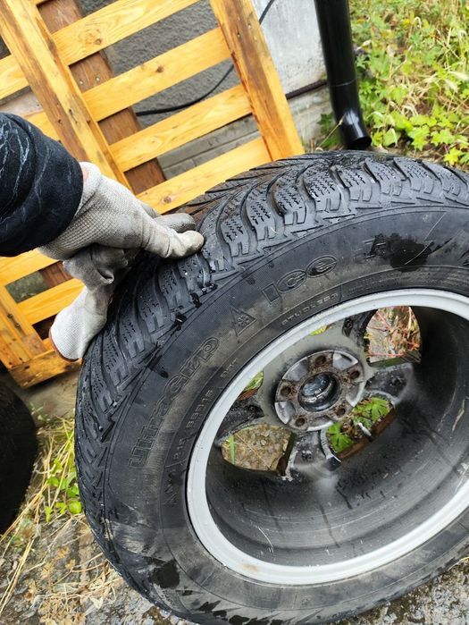 Зима шини 215/65 R16 Goodyear UltraGrip made Germany 6.5мм , Tiguan